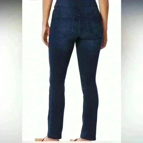 Gloria Vanderbilt Pull on Slimming Jeans Dark Denim size 6. Excellent condition - Picture 10 of 10